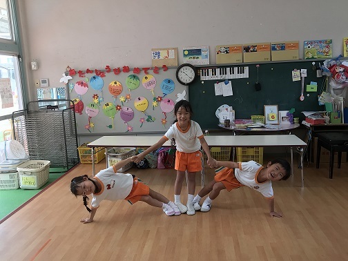 高知幼稚園組み体操練習