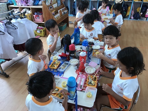 高知幼稚園お弁当の時間